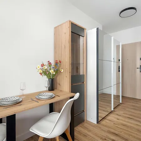 Apartment Charming In With Balcony Close To Attractions By Renters Poznan
