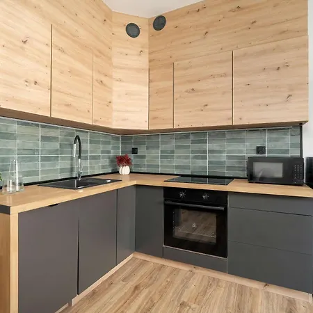 Apartment Charming In With Balcony Close To Attractions By Renters Poznan