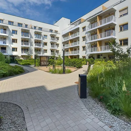 Apartment Charming In With Balcony Close To Attractions By Renters *