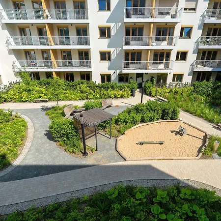 Apartment Charming In With Balcony Close To Attractions By Renters *